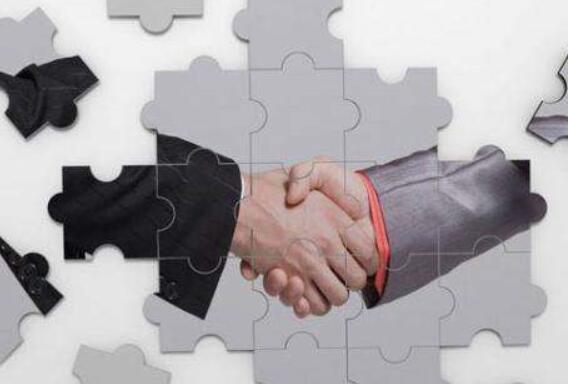 选择与人力资源公司合作该关注哪些信息？